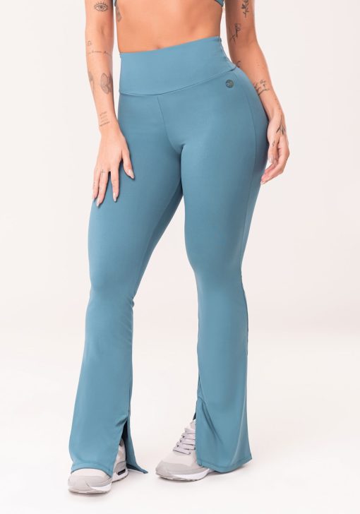 Calça flare feminina azul com fenda oasis