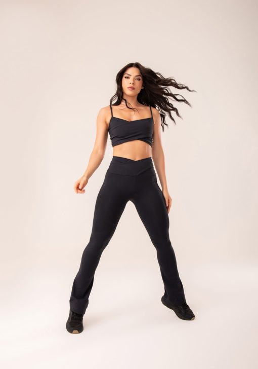 Calça flare preto cós transpassado harmony - Image 2