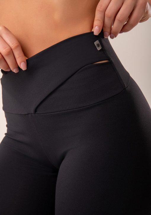 Calça flare preto cós transpassado harmony - Image 5
