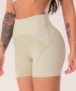 Short fitness feminino oliva com recortes texturizados harmony