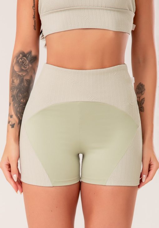 Short fitness feminino oliva com recortes texturizados harmony - Image 4